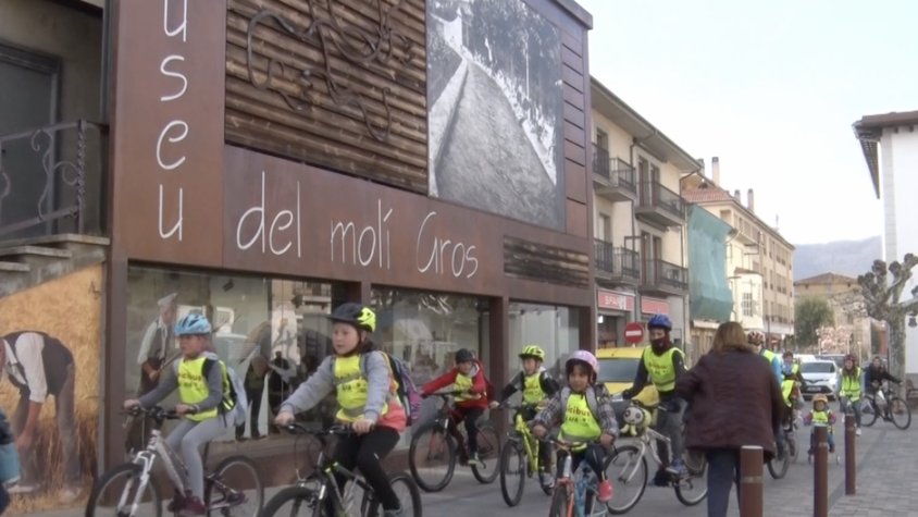 La línia blava i la taronja un cop s'han unit al Molí Gros