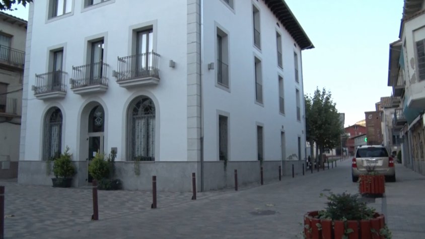 L'estacionament es limitarà a mitja hora a les tres places