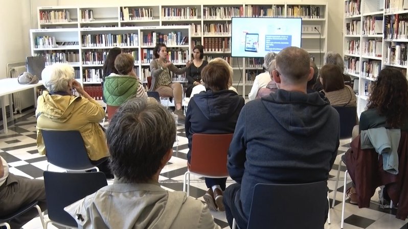 Moment de la presentació a la Biblioteca Josep Picola de Sant Joan