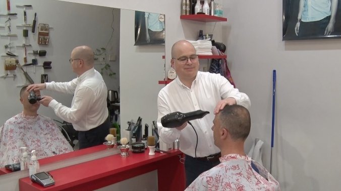 El sector dels serveis és un dels que acumula més hores de treball