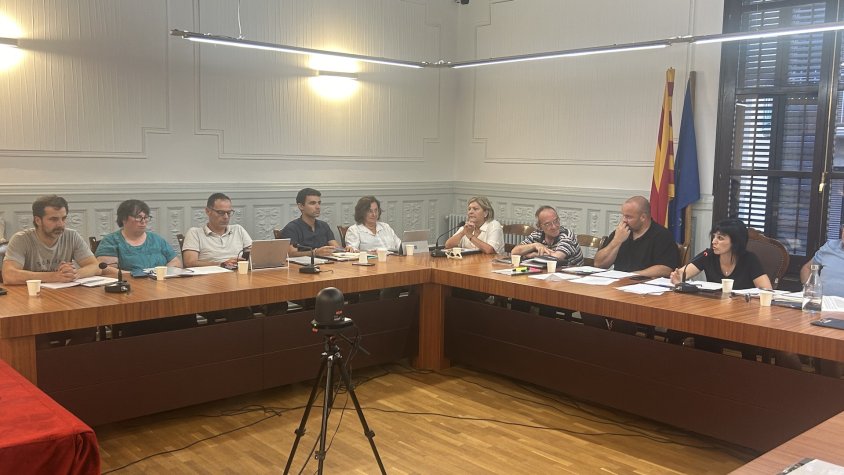 Ripoll continua sense pressupostos tres mesos després