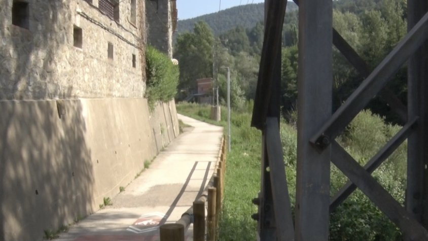 La placa de Marià Morera lluirà al tram entre el pavelló i Can villaura