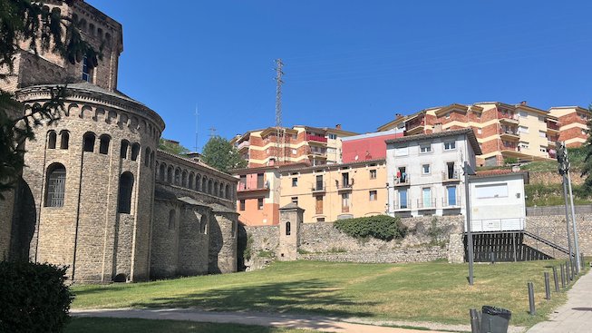Ripoll vol pacificar el trànsit en tot l'entorn del conjunt monàstic