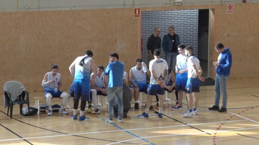 Els jugadors de la UE Ripoll en l'últim partit