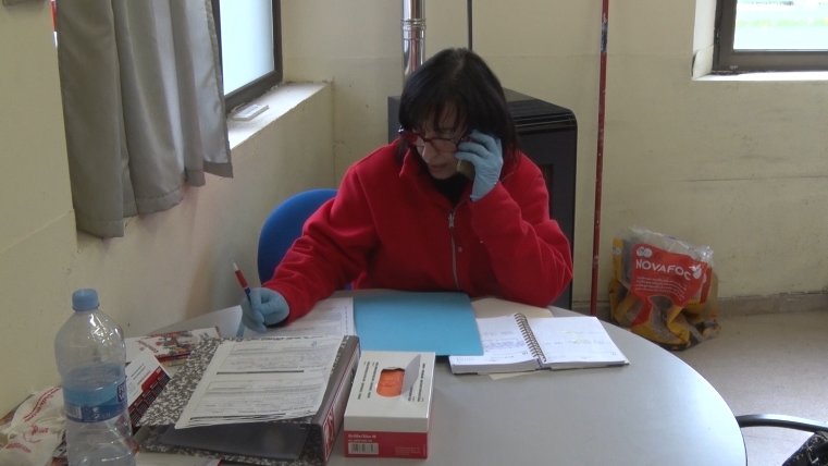 Sílvia Gallart a la seu de Creu Roja Ripollès