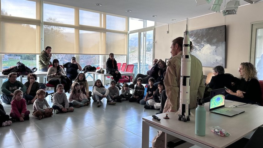 La conferència «De Camprodon a la Lluna», impartida pel físic i enginyer aeronàutic Miquel Saureda