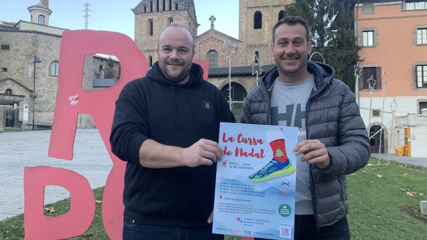 Albert Santandreu, regidor d'esports de Ripoll i Jordi Garriga, tècnic d'esports, presentant la cursa