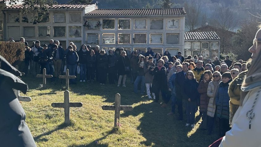 Imatge de l'acte de diumenge al cementiri de Ribes de Freser