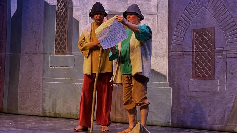 En Batu i en Borrego troben a faltar la Creu de Sant Jordi 