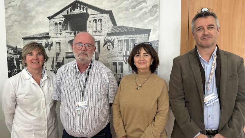 Núria Gomis, el Dr. Joan Grané, actual gerent de l'Hospital, Dolors Costa, presidenta del Patronat, i Sergi Subirachs