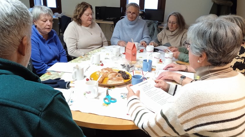 Veïns que participen en les trobades a Molló