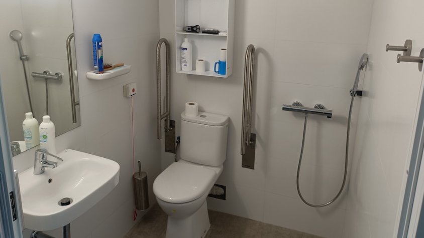 Un dels lavabos acabats a la residència des d'aquesta setmana