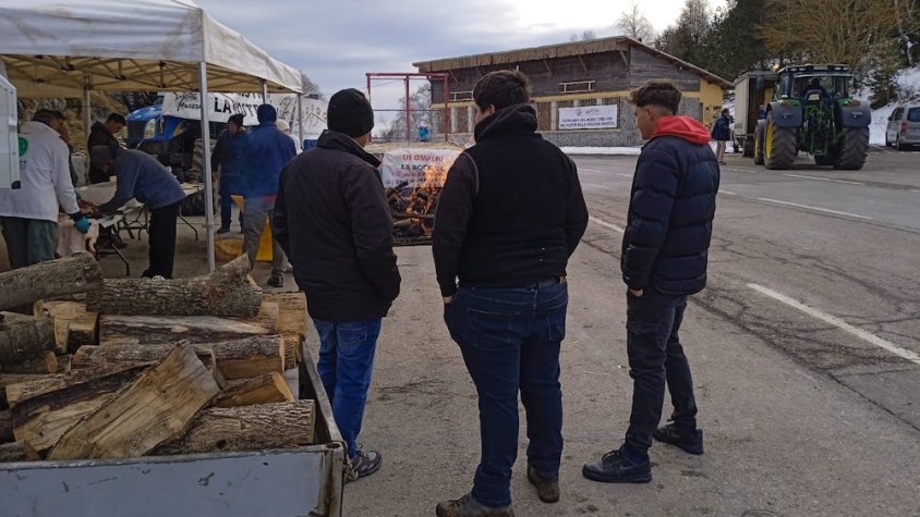 La concentració a Coll d'Ares, aquest matí