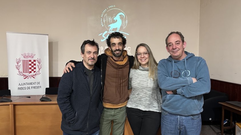 Alguns dels membres de l'assocació i els responsables municipals que han fet possible el cicle de concerts