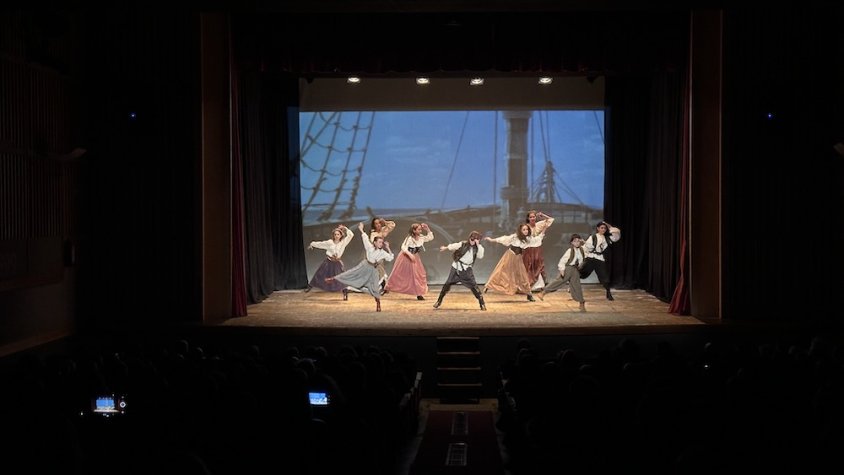 Una de les representacions d'escenes de musical a l'espectacle de Sant Joan