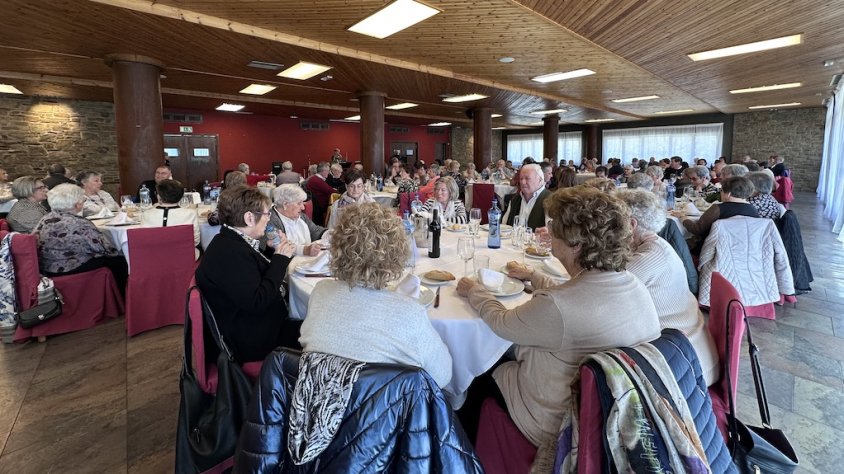 Dinar solidari a la Solana del Ter, a Ripoll I Karolina Ríos