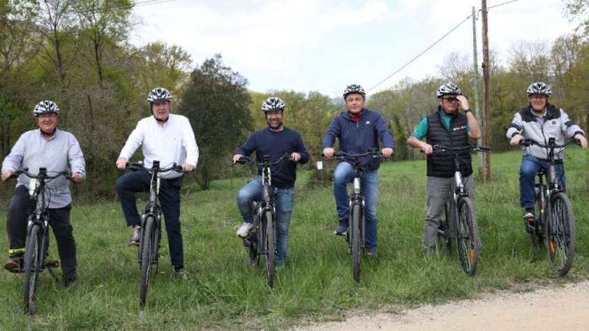 Diferents autoritats en la inauguració de la nova ruta I Vies Verdes Girona