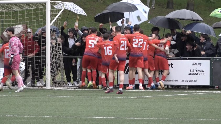 El Camprodon s'imposa al Campdevànol en un dels derbis més multitudinaris dels últims anys (2-1)