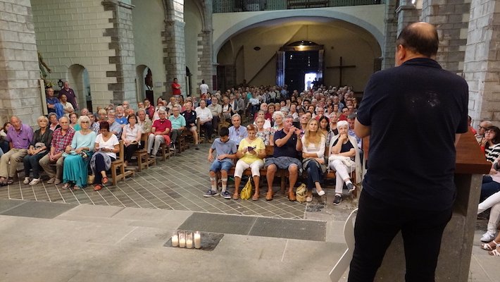 300 persones van escoltar les reflexions de Vicent Sanchis a l'eslgésia del Carme