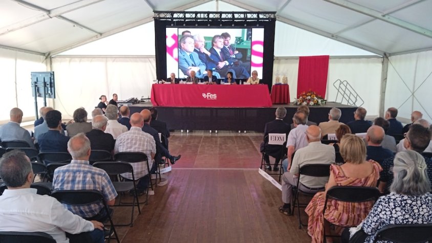 L'acte central de l'aniversari es va celebrar en una carpa al recinte de l'Escola del Treball