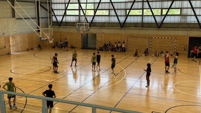 El pavelló de l’Avellaneda ha sigut l’escenari escollit per dur a terme la primera edició del 3x3 de bàsquet