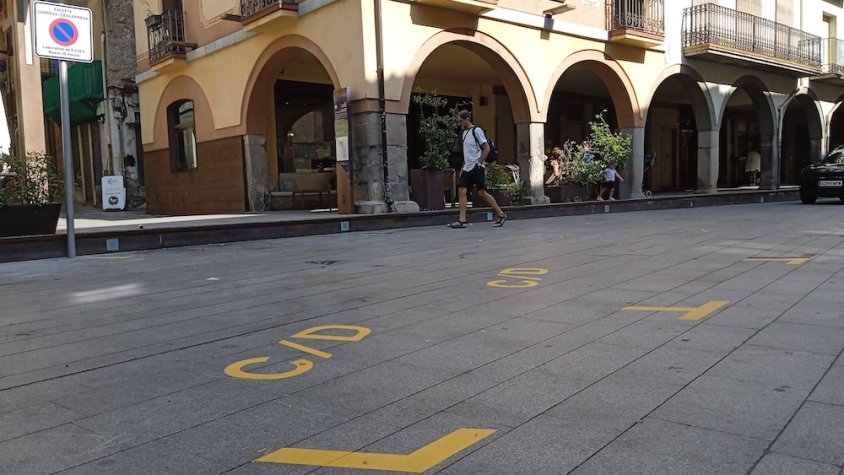 Els senyals verticals i horitzontals ja són col·locats a la Plaça Gran de Ripoll