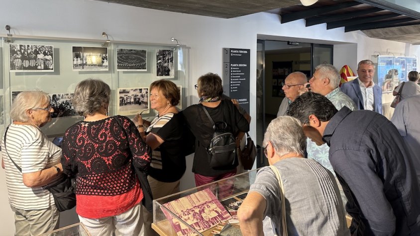 L’exposició es pot visitar al vestíbul de l’Ajuntament fins el 30 de setembre