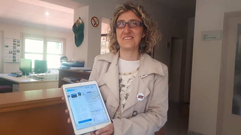 Mª Carme Freixa presentant l'aplicació