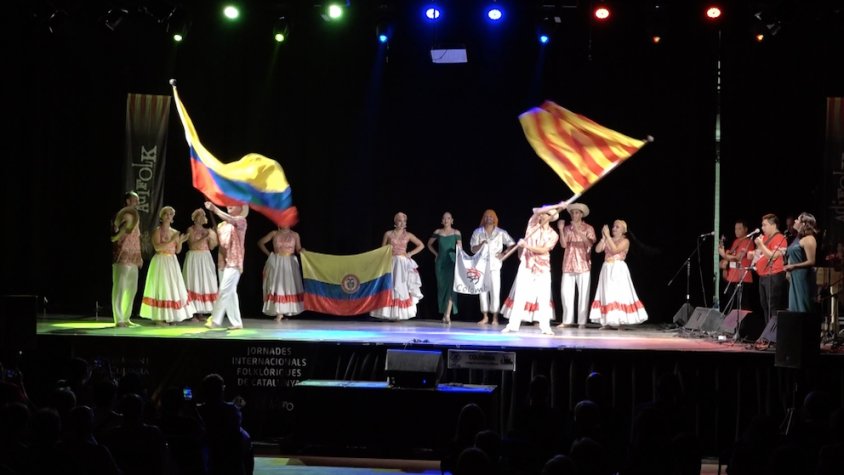 Adifolk va agermanar les cultures colombiana i catalana a Campdevànol