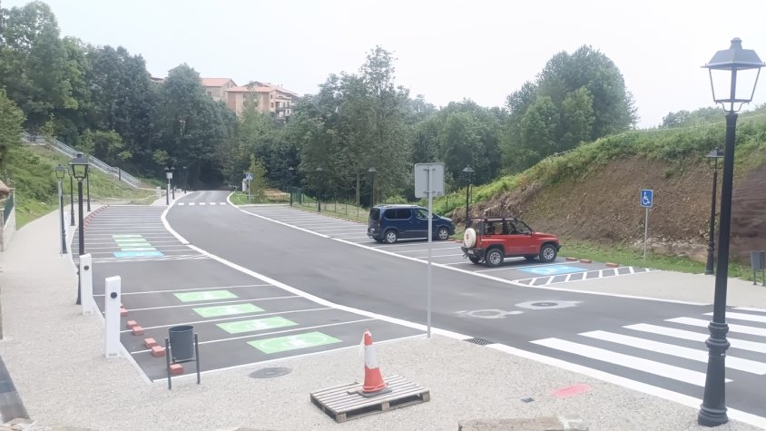 Molló amplia la seva zona d'aparcament amb unes 40 noves places