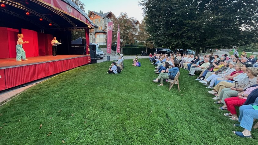 Les Arts en Marxa trepitgen Camprodon amb un espectacle de comèdia i òpera