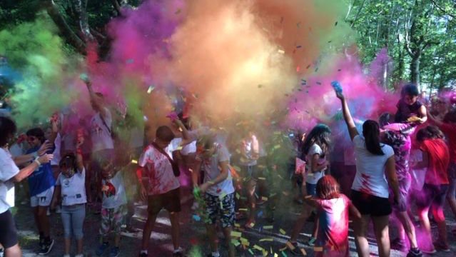 Festa Holi a Ribes de Freser