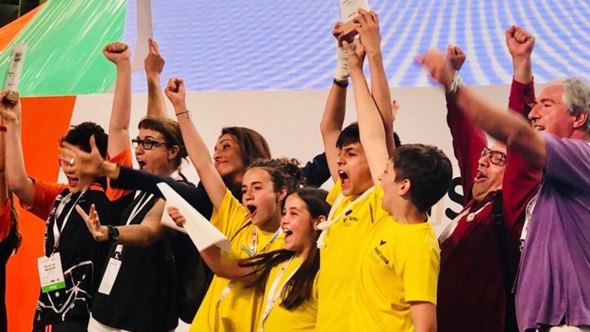 Els alumnes de 6è de l'Escola Vedruna han participat als premis i han guanyat en Scratch Challange