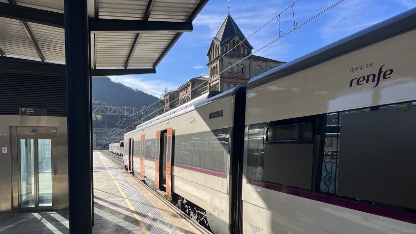 Retards i aposta pel bus en els primers compassos de 16 mesos d'obres a la R3