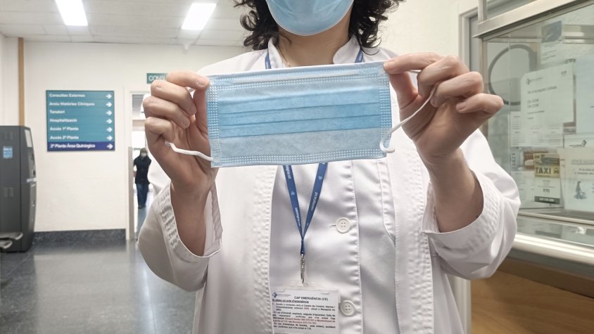 Mascareta obligatòria per contenir l'expansió de virus