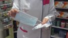 Puja la venda de mascaretes a les farmàcies