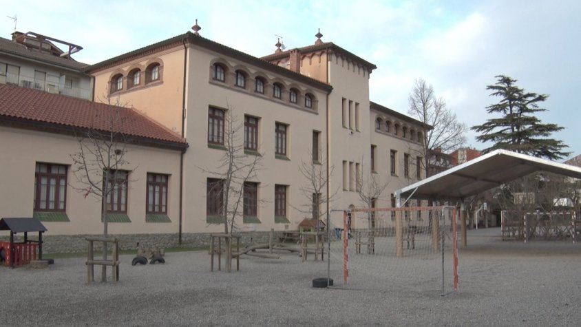 L'edifici de l'antiga Escola Mestre Andreu