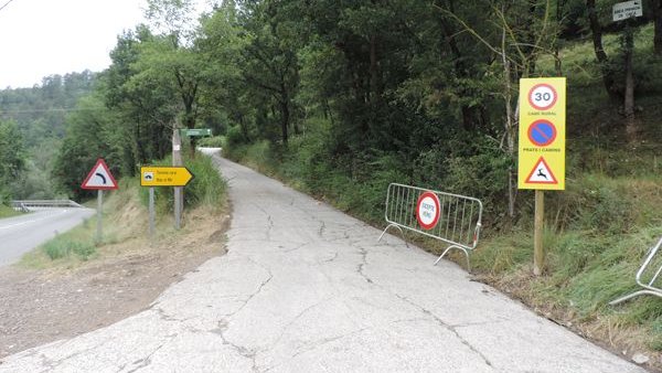 Punt d'accés des de la C-26 a la zona de la Riera de Vilardell