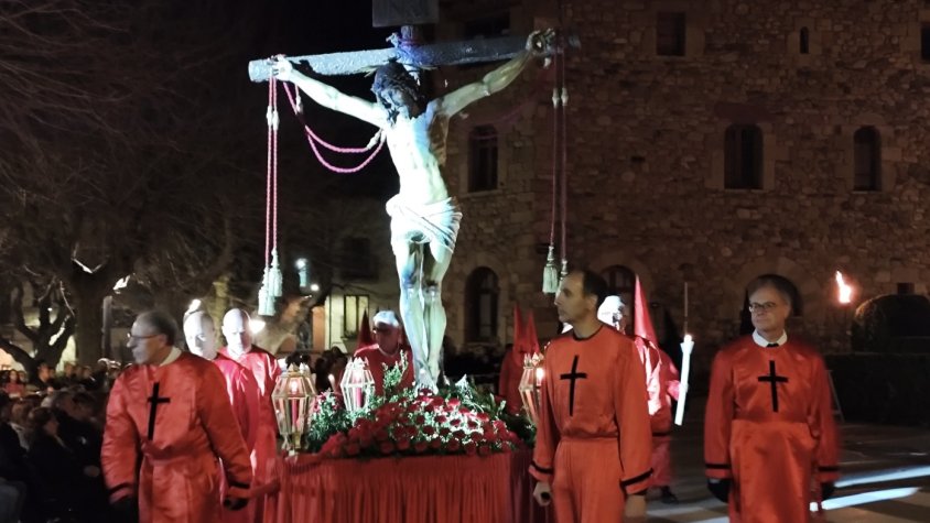 Milers de persones a la processó dels Sants Misteris de Camprodon
