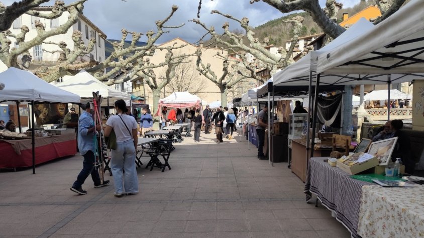 La Fira Formatgera de la Vall de Ribes ressalta el valor dels productors locals