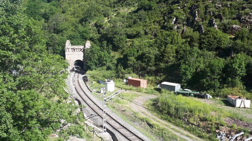Adif vol millorar el túnel de Toses