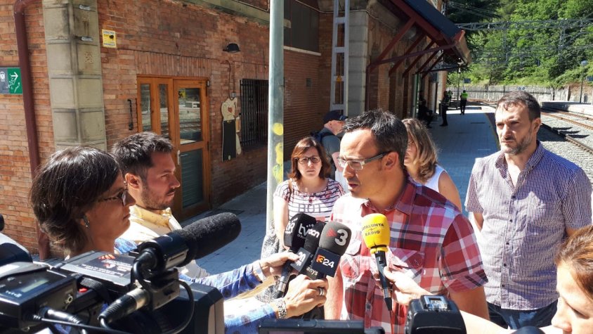 Roda de premsa d'alcaldes i Consell per queixar-se de l'estat de la R3