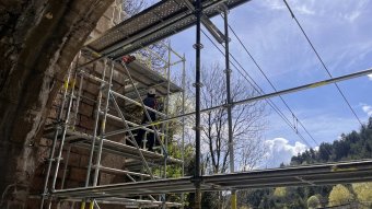 El Ministeri engega les obres per restaurar la boca del túnel ferroviari de Toses