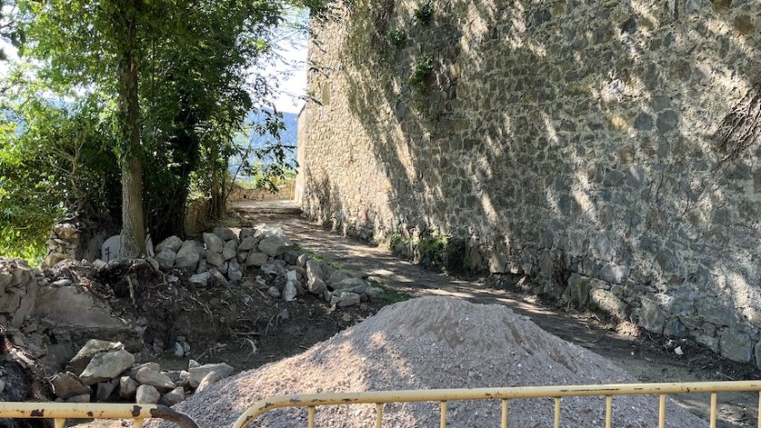 La zona d'obres del cementiri de Campdevànol