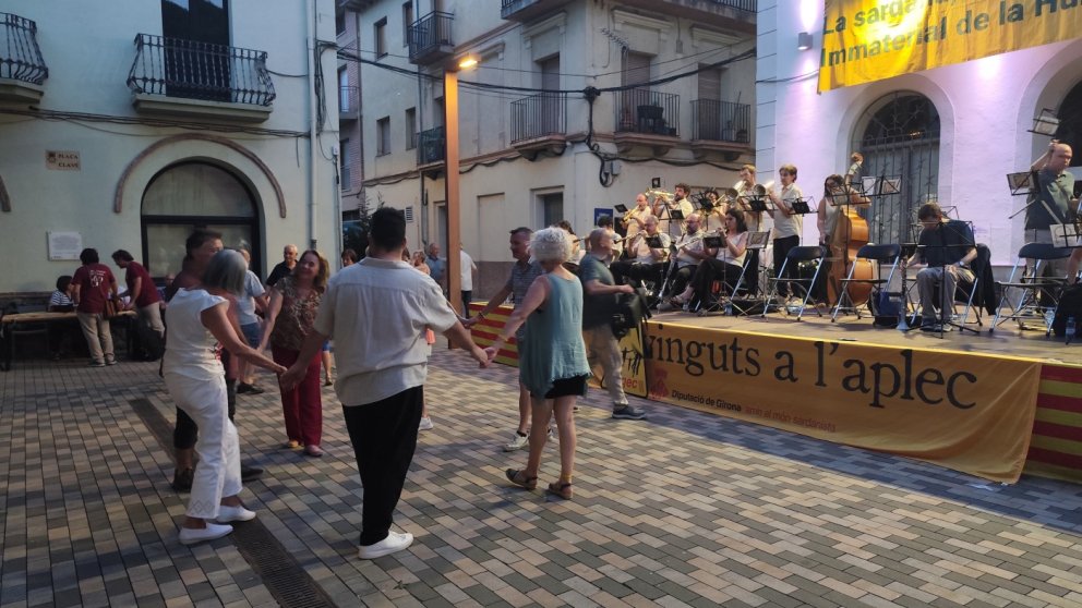 Campdevànol reafirma la tradició sardanista