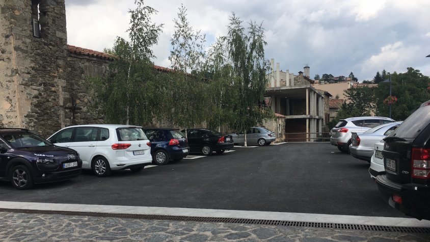 La plaça Conflent, amb 20 places d'aparcament